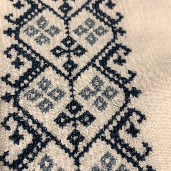 Hinge Boho Embroidered Cotton Blouse - Picture 8 of 8